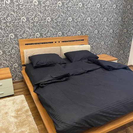 Lux Apartment In Zentrum Csernyivci Kültér fotó