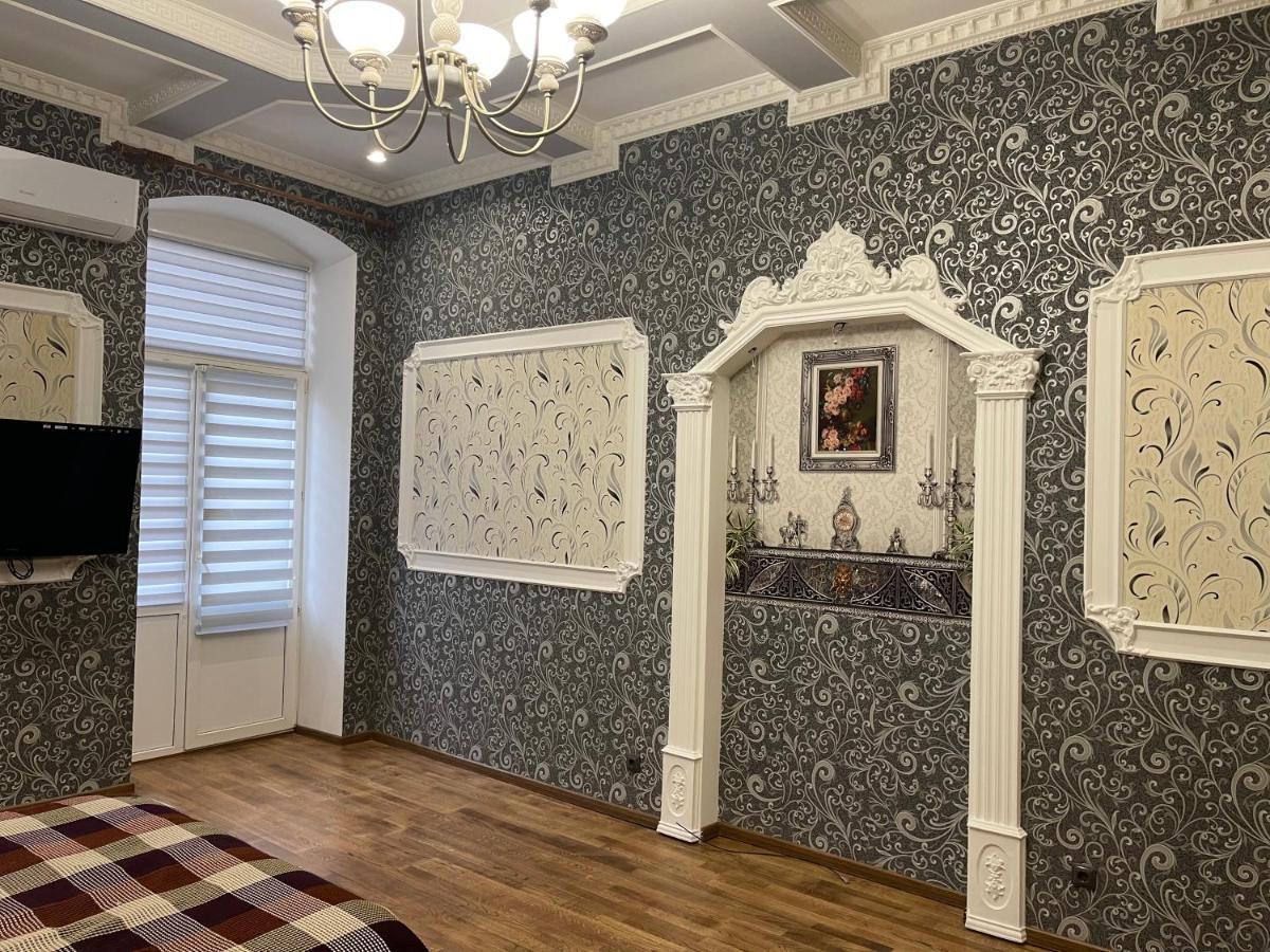 Lux Apartment In Zentrum Csernyivci Kültér fotó