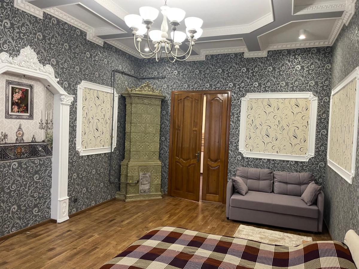 Lux Apartment In Zentrum Csernyivci Kültér fotó