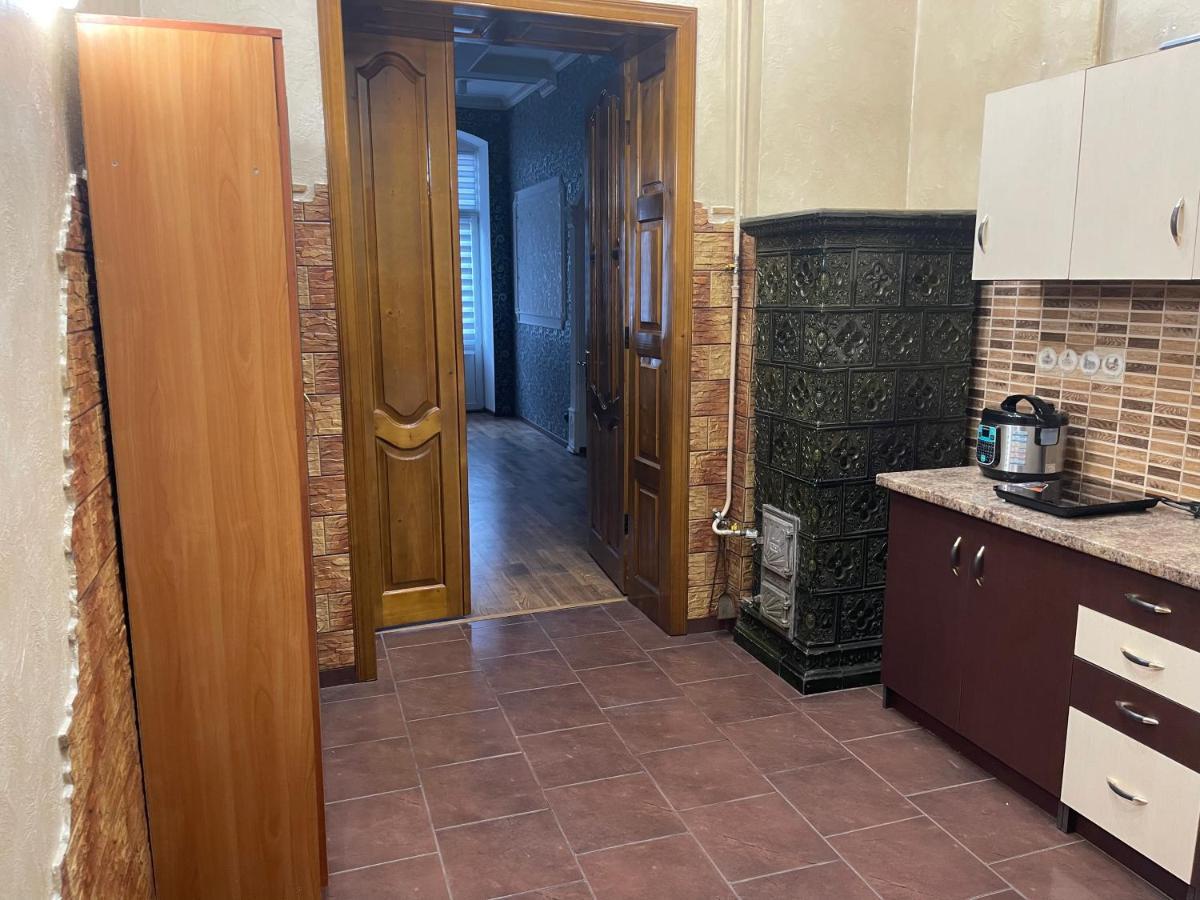 Lux Apartment In Zentrum Csernyivci Kültér fotó