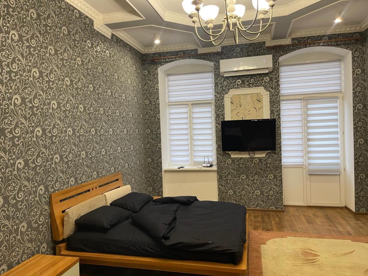 Lux Apartment In Zentrum Csernyivci Kültér fotó
